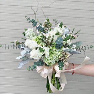 hoa tay cô dâu trắng